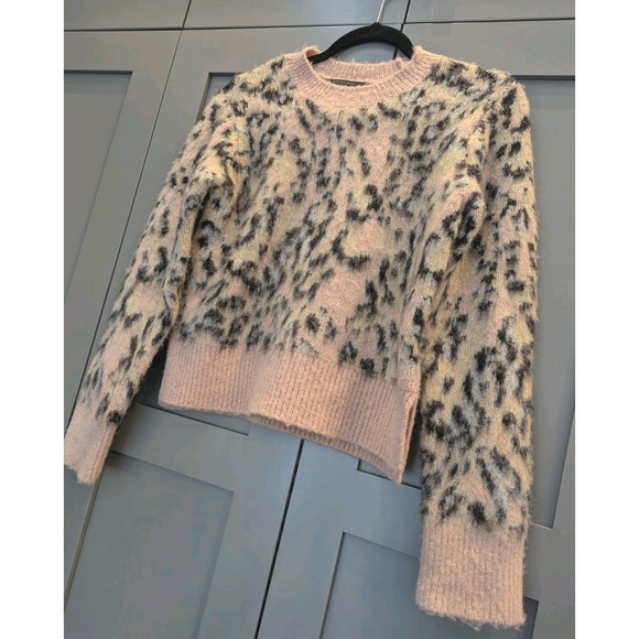 AllSaints Leopard Cropped Aurora Crew Fuzzy Pale Pink Sweater XS NEW Chic Rock - Picture 2 of 10